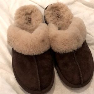 UGG women's Suede Mules clogs sz 8